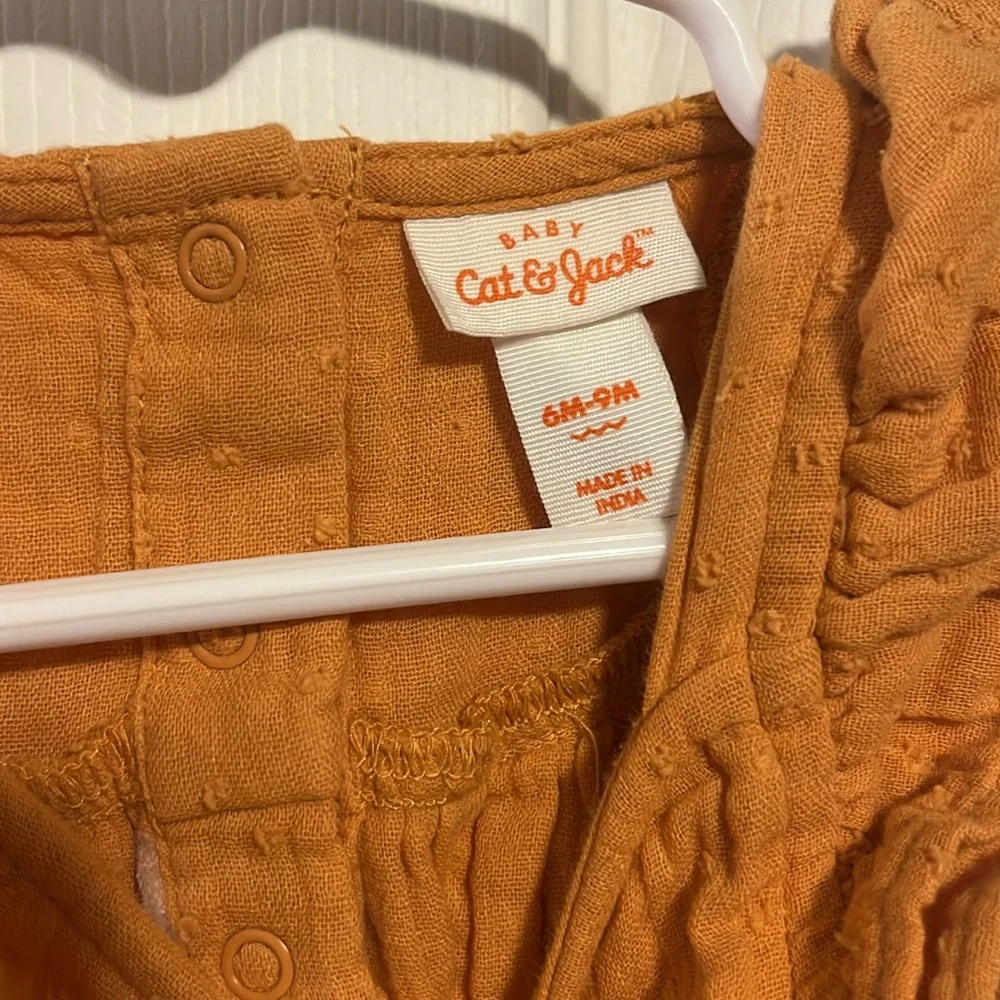 Set of 3 Cat & Jack Romper bundle (6-9mo) - Picture 10 of 10